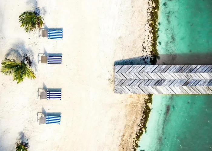 Millionaire's Row Beachfront Luxury Retreat * San Pedro (Ambergris Caye)