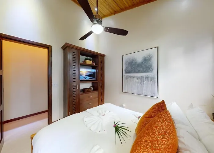 Millionaire's Row Beachfront Luxury Retreat *