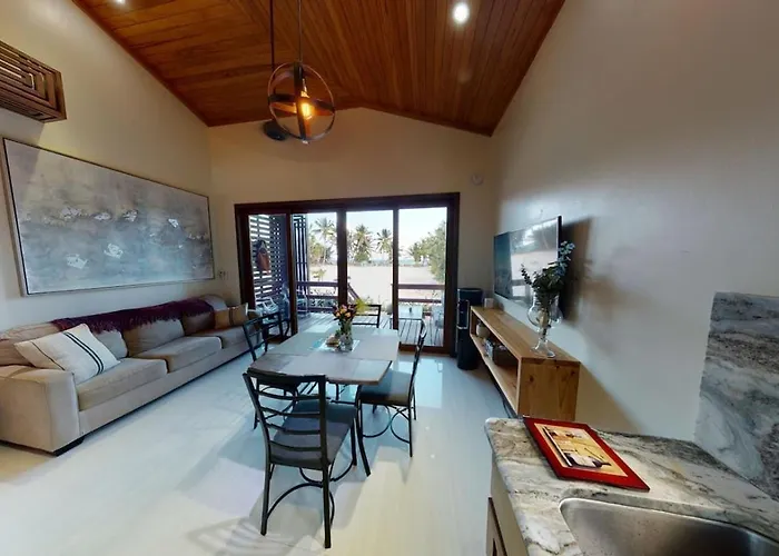 Hotel Millionaire's Row Beachfront Luxury Retreat *