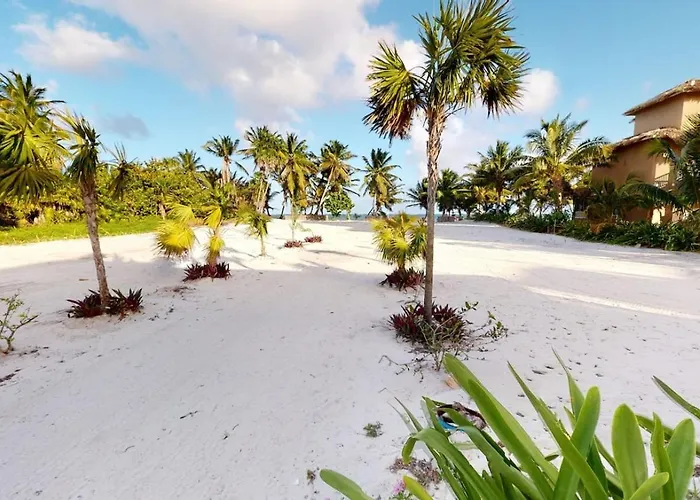 Millionaire's Row Beachfront Luxury Retreat * San Pedro (Ambergris Caye)