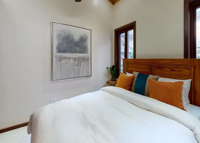 Hotel Millionaire's Row Beachfront Luxury Retreat *