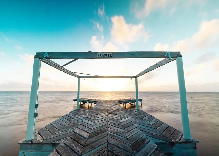 Millionaire's Row Beachfront Luxury Retreat * San Pedro (Ambergris Caye)