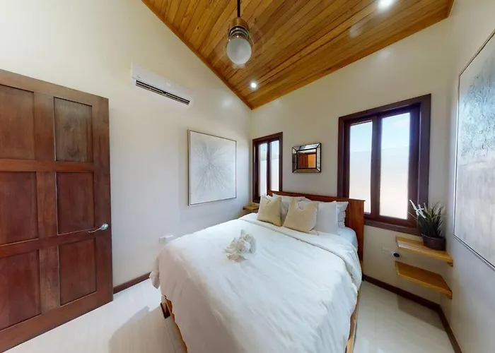 Millionaire's Row Beachfront Luxury Retreat Hotel San Pedro (Ambergris Caye)