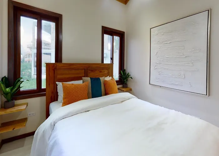 Hotel Millionaire's Row Beachfront Luxury Retreat *