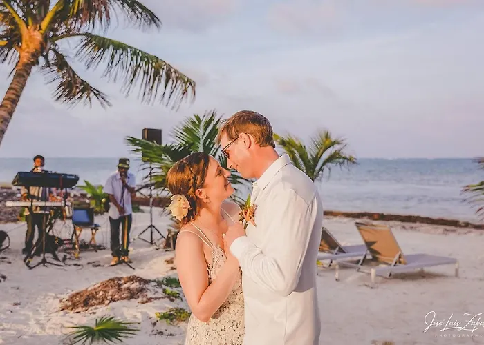 Millionaire's Row Beachfront Luxury Retreat Hotel San Pedro (Ambergris Caye)