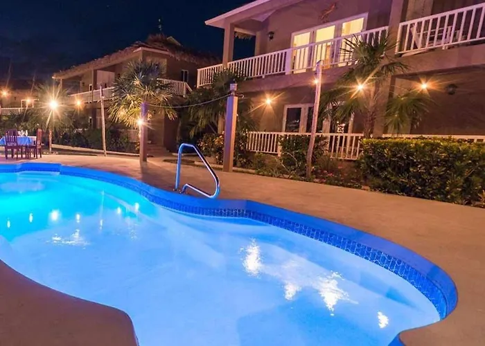 Millionaire's Row Beachfront Luxury Retreat Hotel San Pedro (Ambergris Caye)