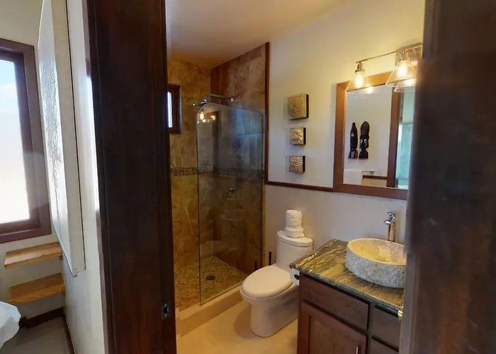Millionaire's Row Beachfront Luxury Retreat * San Pedro (Ambergris Caye)