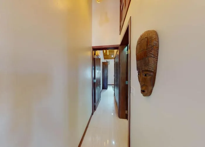Millionaire's Row Beachfront Luxury Retreat Hotel *
